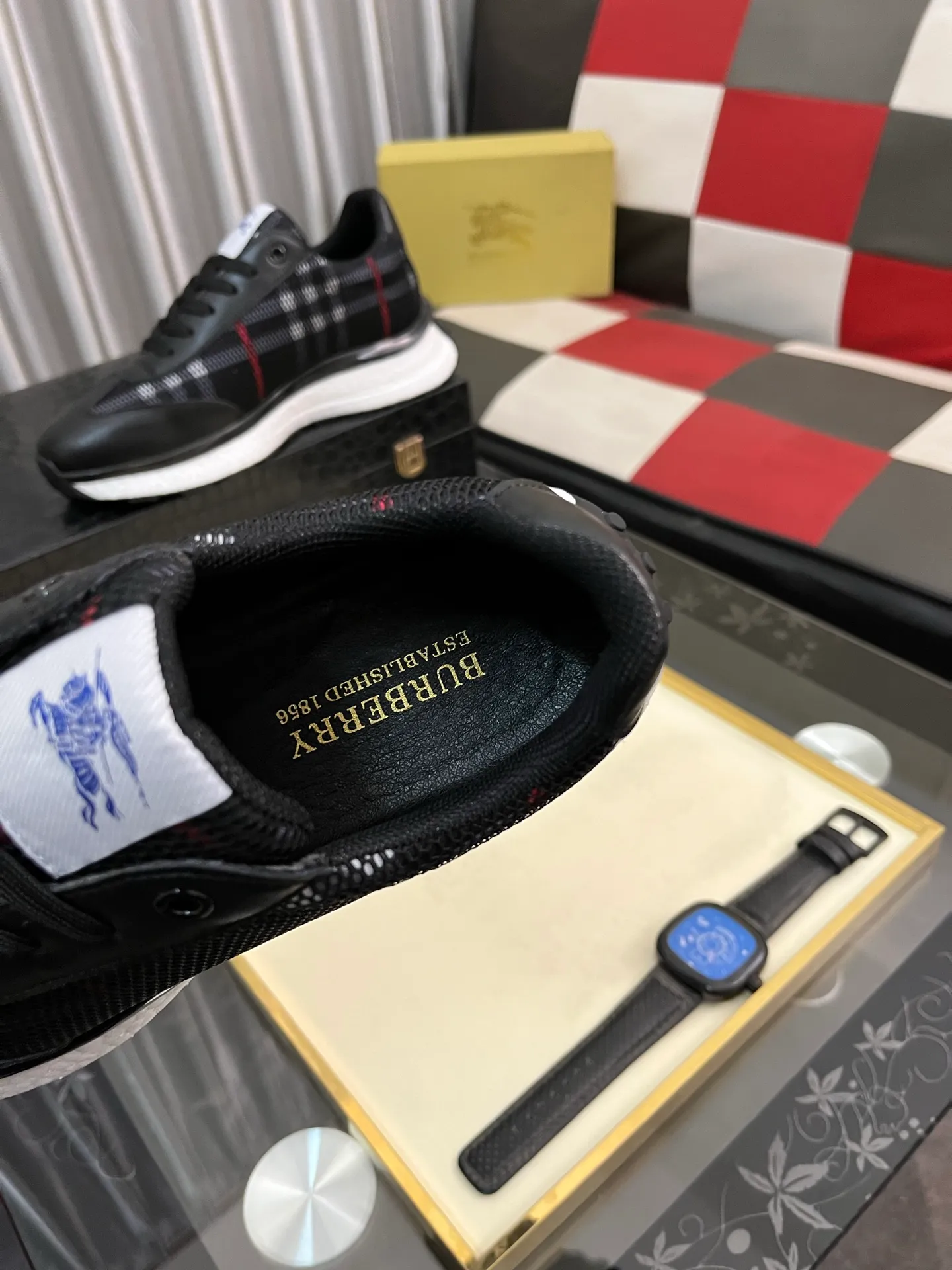Men's shoes 💰438⌚️⌚️[BURBERRY] Burberry's authentic original high-end casual shoes🇨🇳Exquisite craftsmanship, this fabric is made of high mercerized fabric💯top layer🐷leather lining, suitable for drivers to drive🌴Original wear-resistant rubber outsole, versatile style, worth owning🍓Sizes 38-442️⃣Colors available
